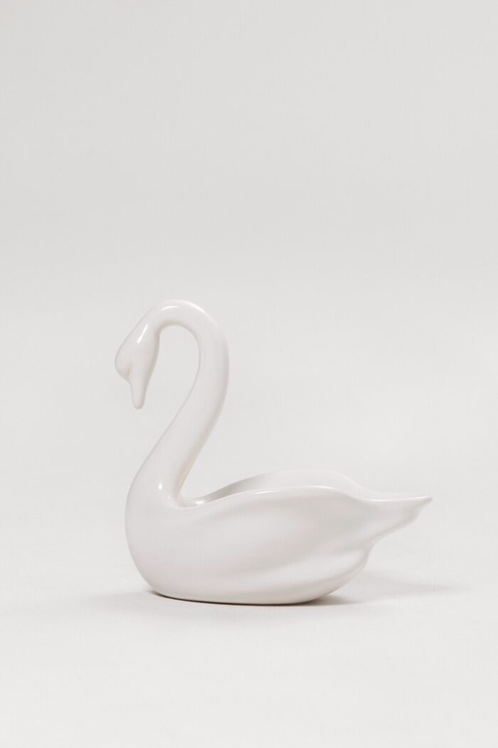 Mann Studio Candle Swan 1